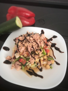 Una foto de Ensalada de garbanzos