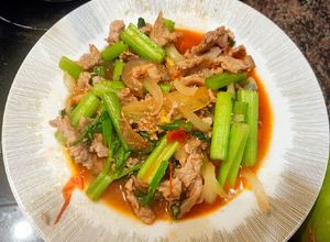 Hình của món Thịt bò xào cần tây, hành tây, cà chua.