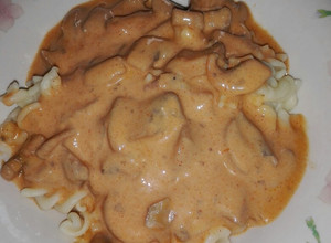 Tejszínes gombapörkölt recept fotója