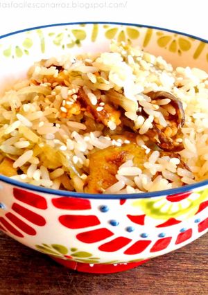 Una foto de Delicioso y nutritivo arroz vegetariano/vegano con berenjenas