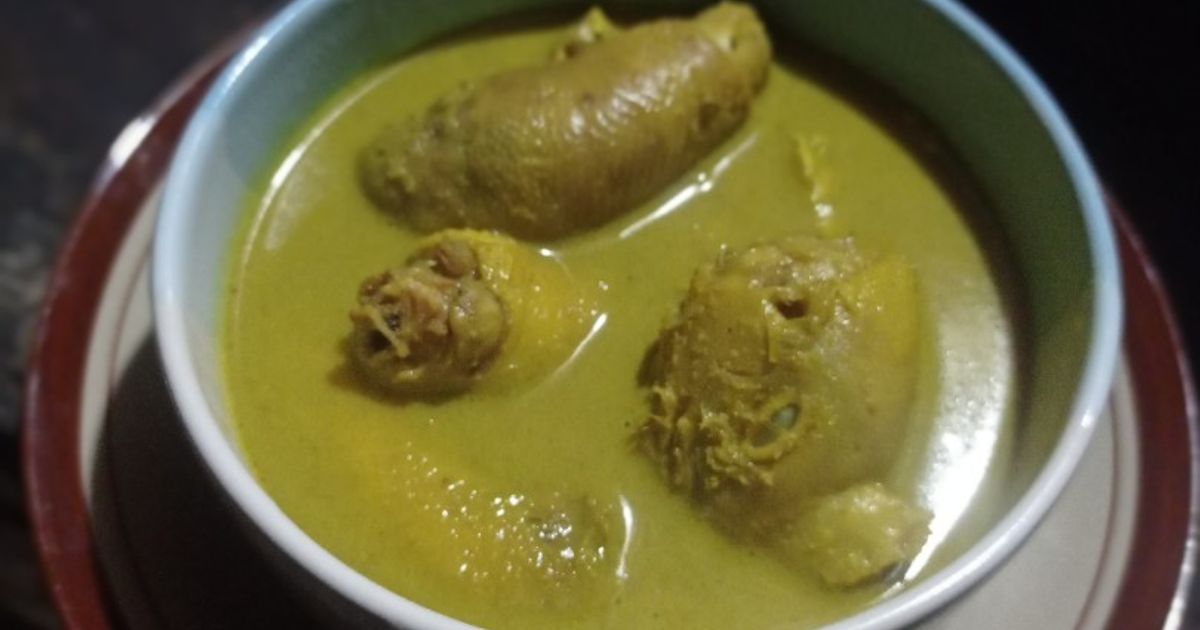 Opor Ayam Bumbu Kuning