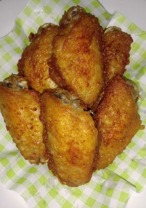 รูปของ ปีกไก่ทอดน้ำปลา (Crispy Fried Chicken Wings with Fish Sauce)
