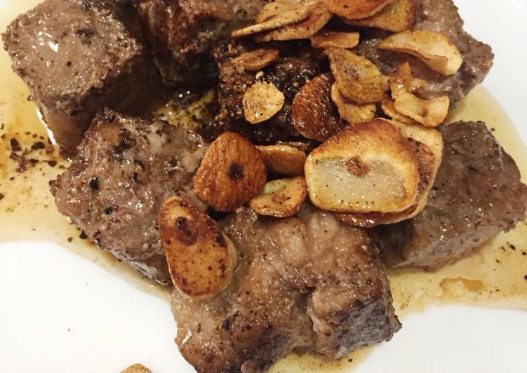 Garlicky saikoro beef