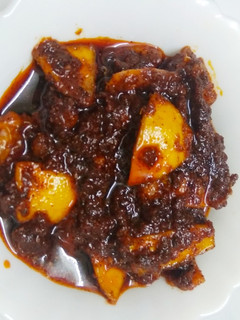 எலுமிச்சை ஊறுகாய் (elumichai urugai (pickle)recipe in tamil) செய்முறை முக்கிய புகைப்படம்