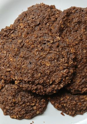 Una foto de Galletitas de avena, manzana y cacao