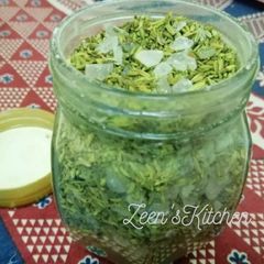 A picture of Easy Fennel Seeds and Sugar Diamond Mukhwas.