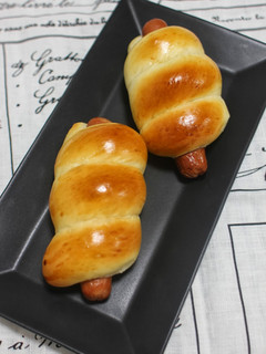 Hong Kong Style sausage bun港式腸仔包 的食譜成品照片