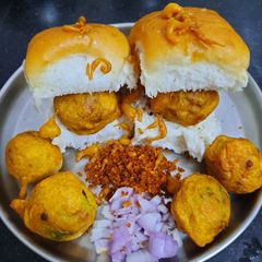 Vada pav A picture of Vada pav.