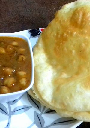छोले भटूरे (chhole bhature recipe in hindi) रेसिपी मुख्य फोटो