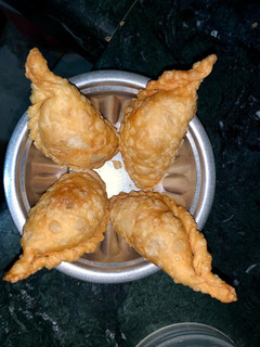गुजिया (Gujiya recipe in Hindi) रेसिपी मुख्य फोटो