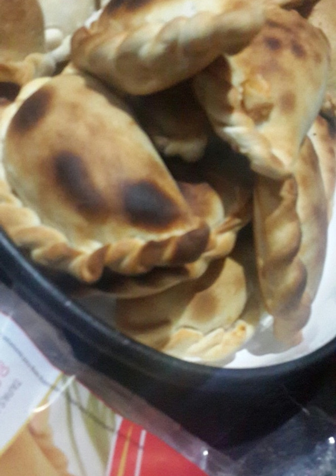 Una foto de Empanada santiageña