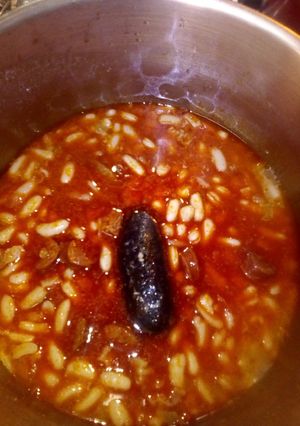 Una foto de Fabada sencilla con fabes de tarro