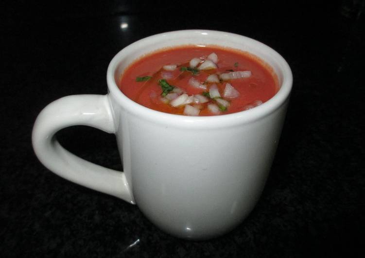 Gazpacho de fresas con tomates