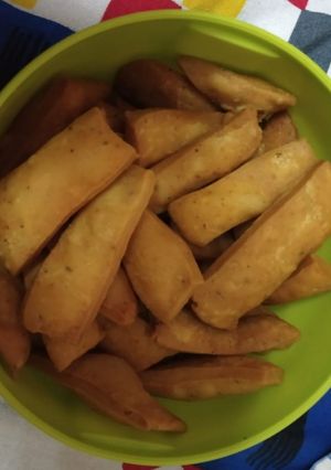 A picture of Namak pare.