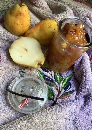 Une photo de Confiture 🍯poire🍐vanille🪵🥄🥄