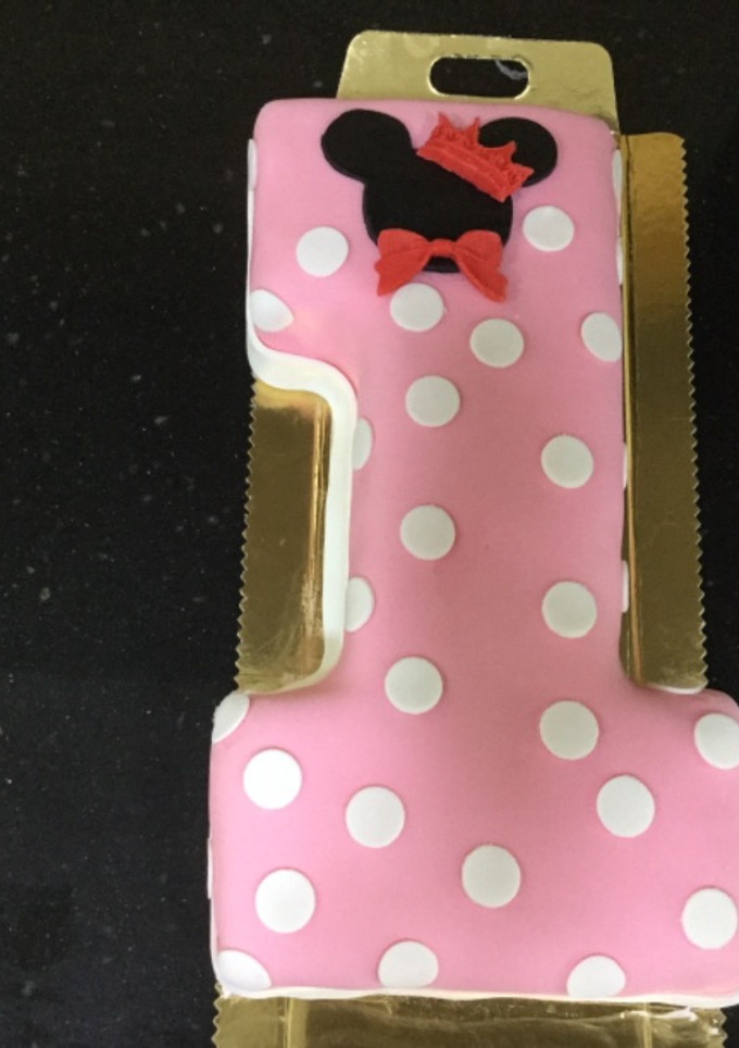 Una foto de Tarta 🍰 de cumpleaños de la Minnie 👑