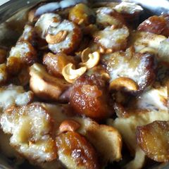 A picture of Gulab jamoon fooding.