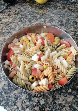 Una foto de Ensalada de pasta tricolor