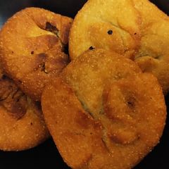 A picture of Onion Kachori.