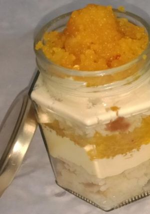 A picture of Motichur rabdi fusion jar cake.
