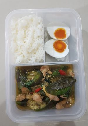 รูปของ ผัดมะเขือยาวใส่ไก่