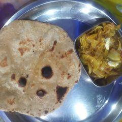 A picture of Malai Onion ki sabji.