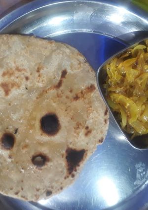 A picture of Malai Onion ki sabji.