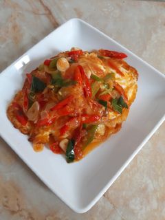 Foto resep Tumis bawang telor ceplok pedas