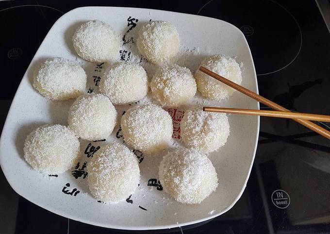 Perles de coco à la farine de riz gluant : Recette de Perles de coco à la  farine de riz gluant
