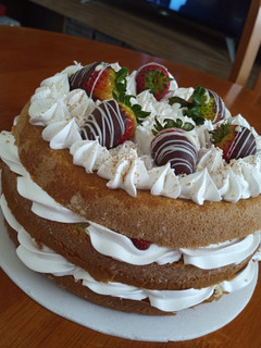 Una foto de Sponge Cake de Fresas 🍓🍰😋