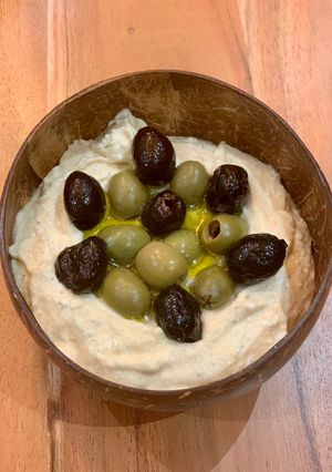 Une photo de Dip à la feta et aux olives 🫒