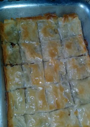 صورة لوصفة جلاش بحشوة الكنافه والمكسرات