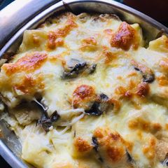 A picture of Creamy Mushroom Pasta Bake.