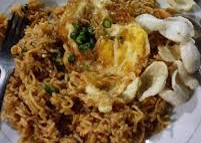 Bagaimana Menyiapkan Minas Goreng (Mie Nasi Goreng) Anti Gagal