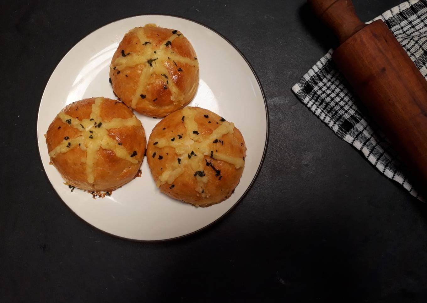 Korean Garlic Cheese Bread