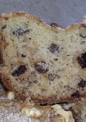 Una foto de Torta de las 20 cucharadas con nueces y pasas