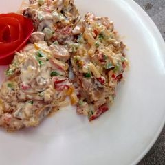 A picture of Creamy mushroom chicken.