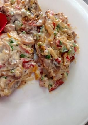 A picture of Creamy mushroom chicken.