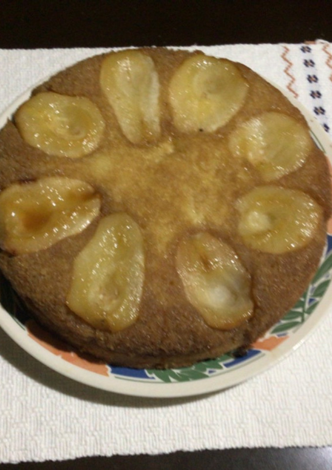 Una foto de Torta invertida de pera