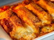 Une photo de sauce tomate parmesan