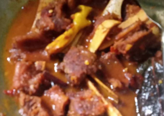 Iga sapi rendang