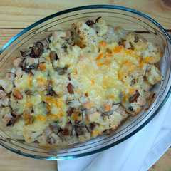รูปของ Coliflor gratinada con pavo y champiñones