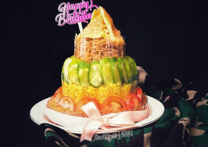 Langkah Mudah untuk Menyiapkan Savory Birthday Cake (Yellow Rice) Anti Gagal