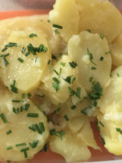 Una foto de Ensalada de patatas al estilo alemán
