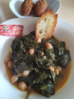 Una foto de Garbanzos con Espinacas. Buenos y rápidos