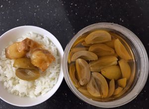 Hình của món Trám xanh ngâm mắm tỏi.