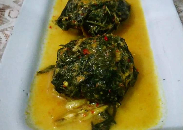 Cara Gampang Menyiapkan Buntil Daun singkong yang Enak