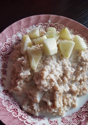 A picture of Oat and Apple meal.