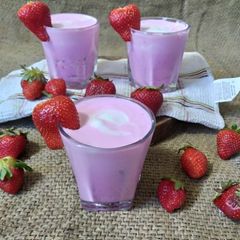 A picture of Strawberry milkshake.
