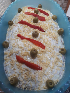 Una foto de Ensaladilla de salmón y aguacate